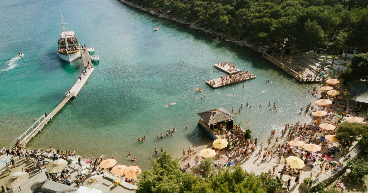 Roaming Tisno’s grounds