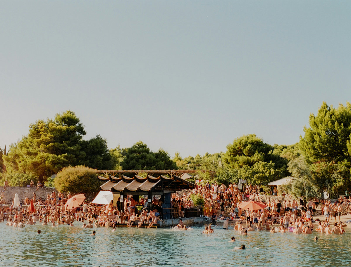 Dekmantel Selectors 2026, the beach stage in Tisno by day